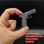 LLAVERO DE PISTOLA GLOCK 17 MARRON CORREDERA  NEGRA